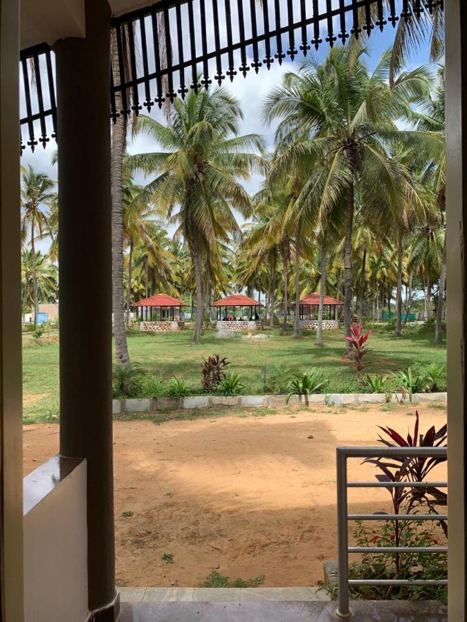 Thumbe Goodu Resort Yadiyur Extérieur photo